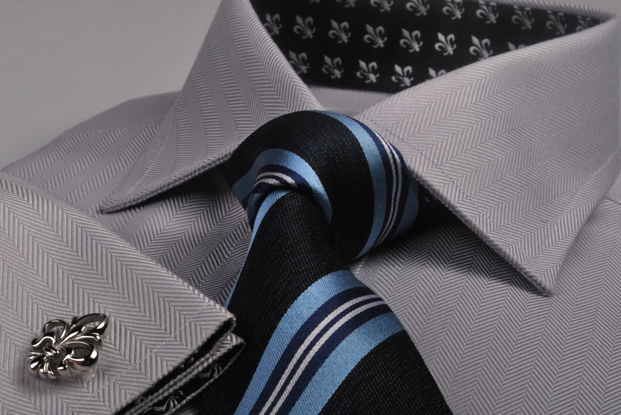 Grey Herringbone Formal Business Dress Shirt with Black and White Fleur-De-Lis Inner-Lining