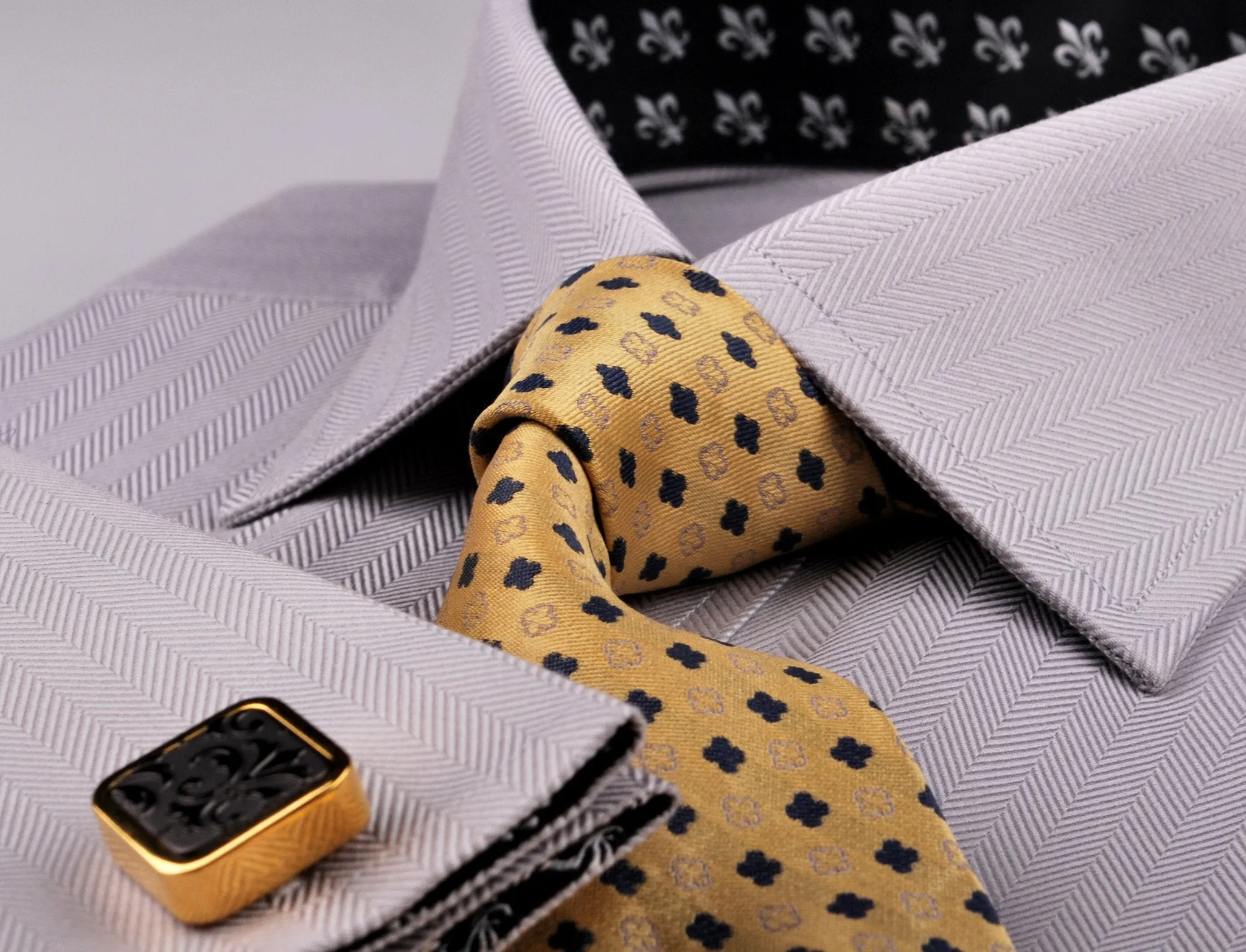 Grey Herringbone Formal Business Dress Shirt with Black and White Fleur-De-Lis Inner-Lining