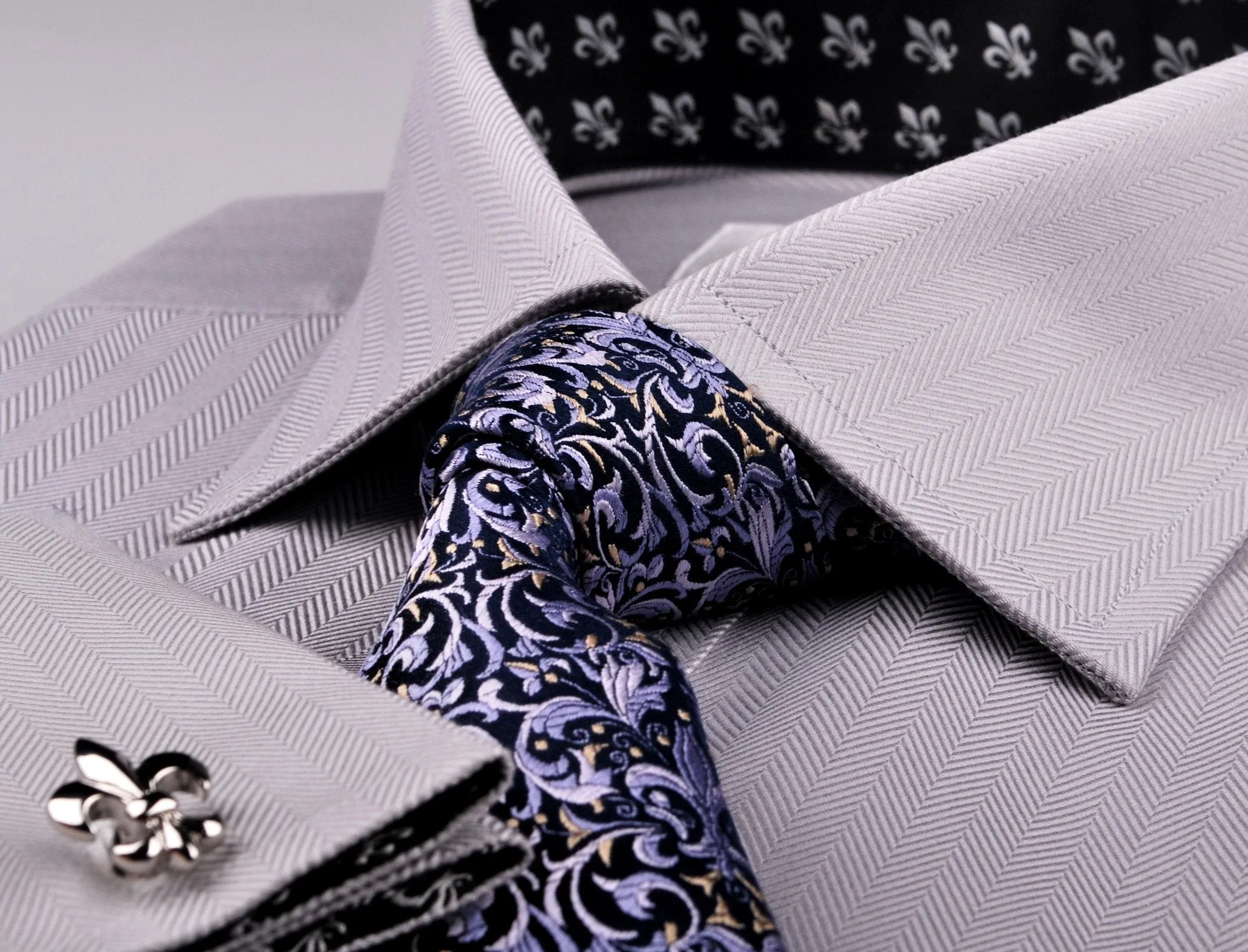 Grey Herringbone Formal Business Dress Shirt with Black and White Fleur-De-Lis Inner-Lining